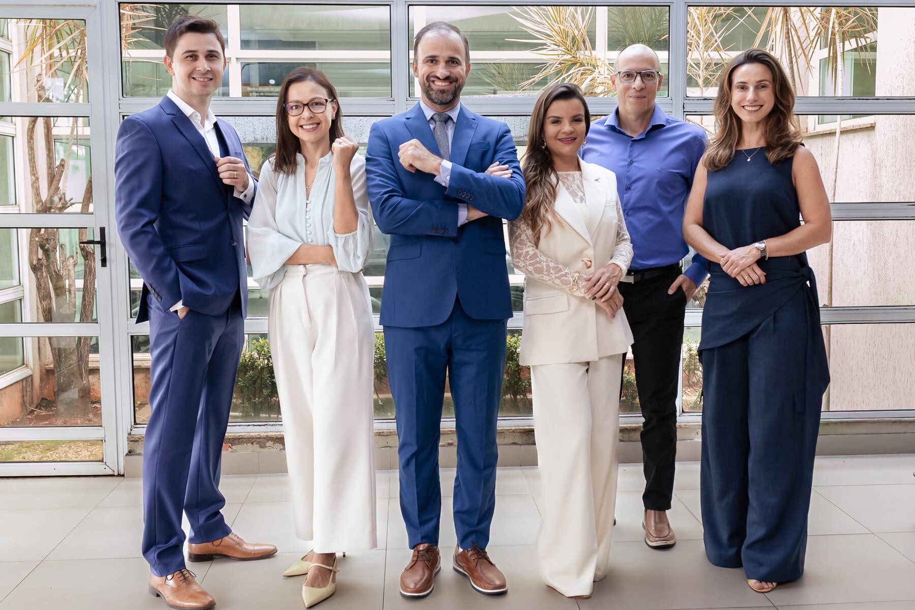 Médicos, nutricionista, psicóloga e educador físico: uma única equipe que se reúne, discute o caso e desenha uma conduta integrada.